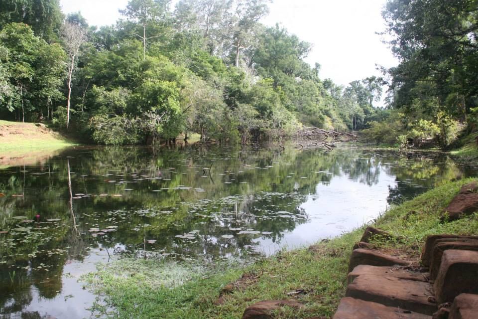 But if you thought Siem Reap was just about temples, and that too, famous touristy ones, then you are mistaken... Away from the crowds, you come across these small ruins in the dense jungle..where time seems to have stopped...