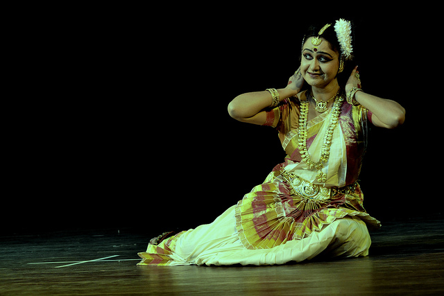 Mohiniaattam (pic - courtesy Flickr Creative Commons)